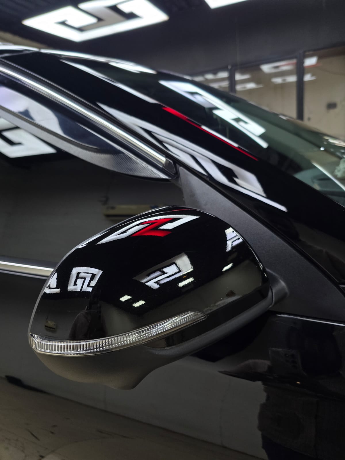 Grey Hyundai car inside Octa 4 studio